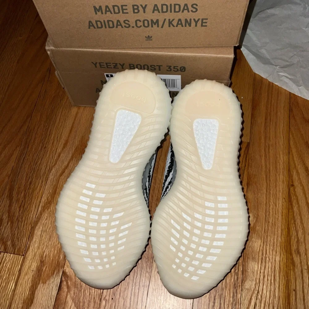 Adidas Yeezy Boost 350 V2 Zebra Print Sneakers White/Black/Red NEW - Picture 6 of 6